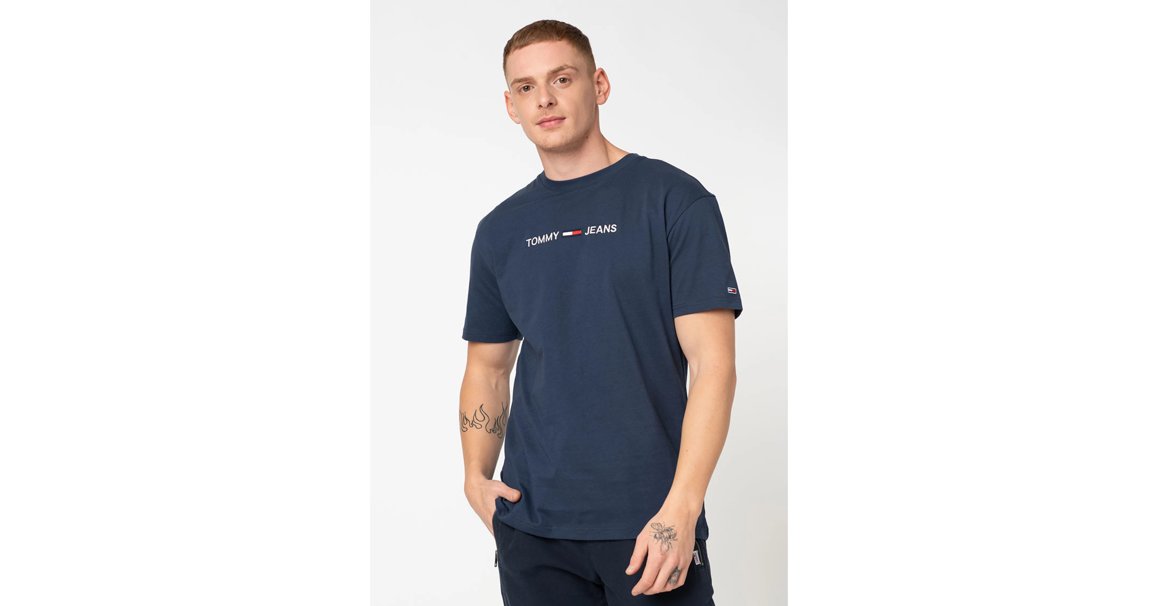 Tommy Hilfiger DM0DM09382 C87 Sötétkék színű férfi póló