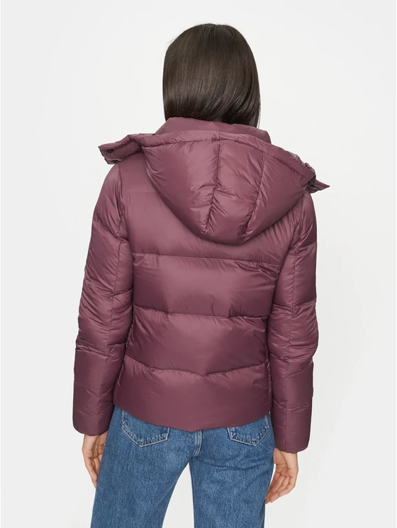 Calvin Klein női mályva színű pehelykabát adrenalinstore